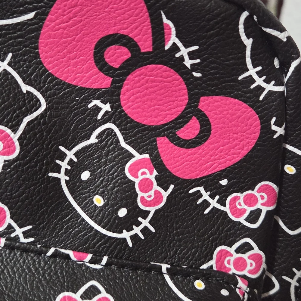 Hello Kitty Mini Backpack - Picture 3 of 7